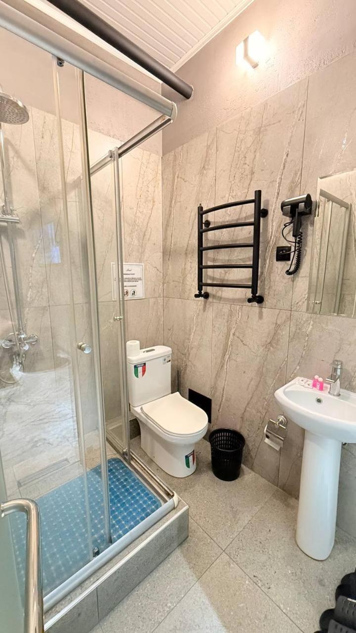 Premium Hostel Tashkent Esterno foto