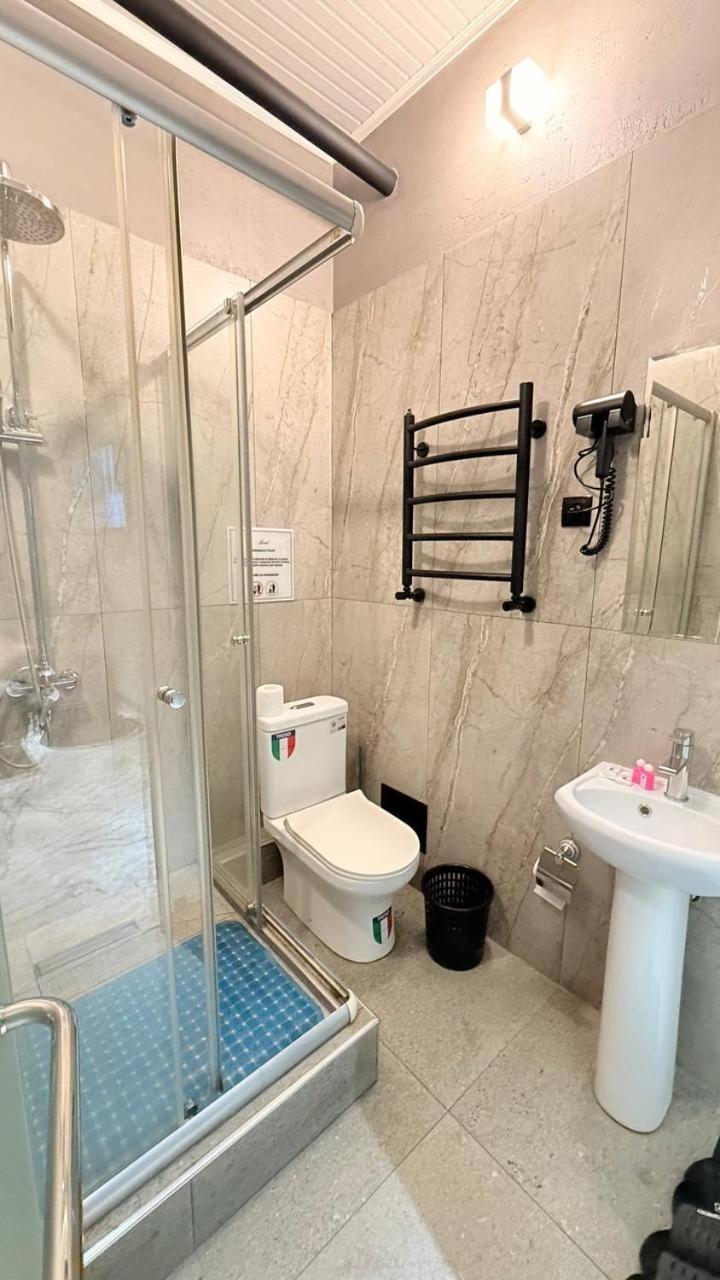 Premium Hostel Tashkent Esterno foto